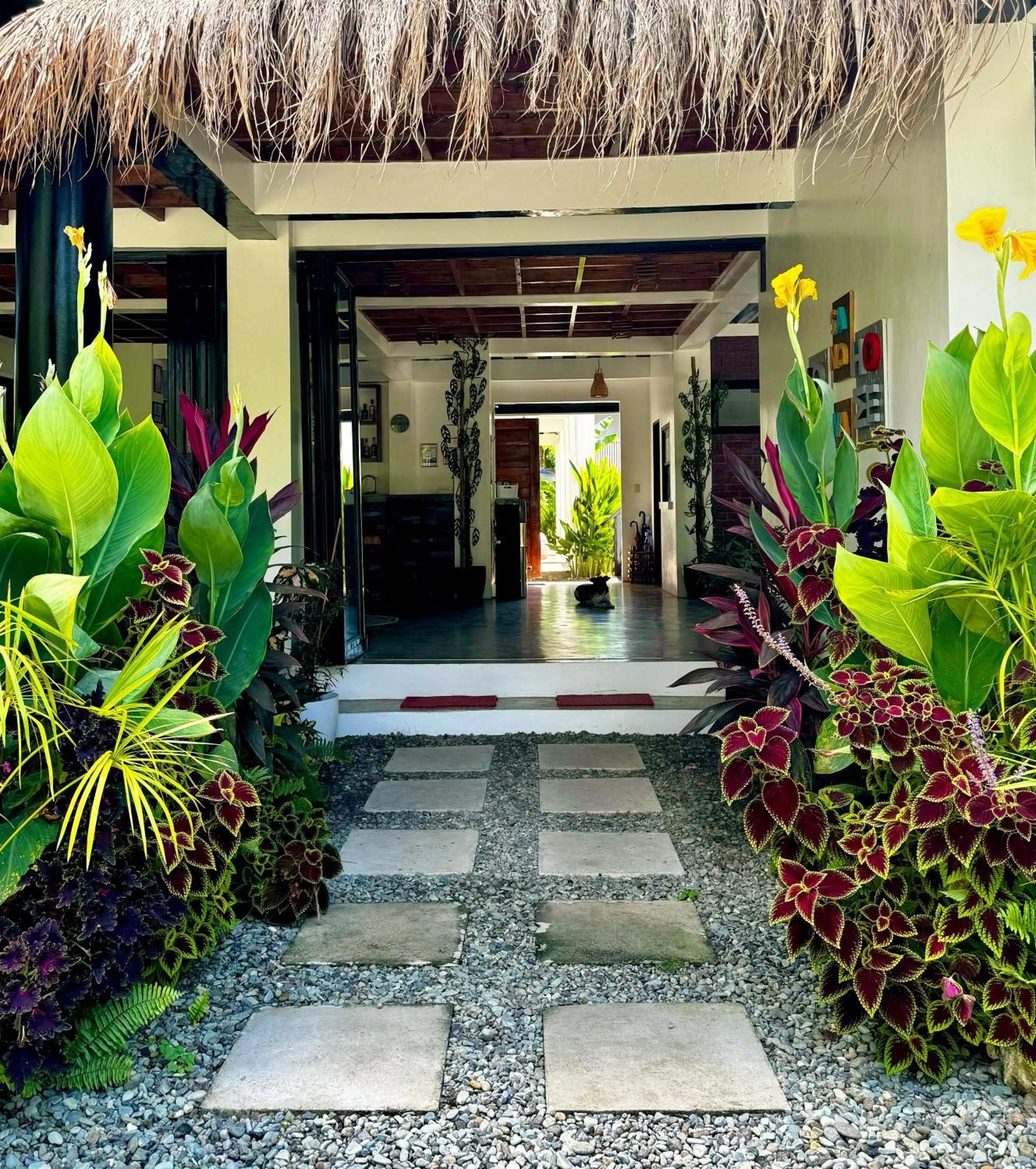 Отель Casa Basa Siargao Генерал-Луна Экстерьер фото